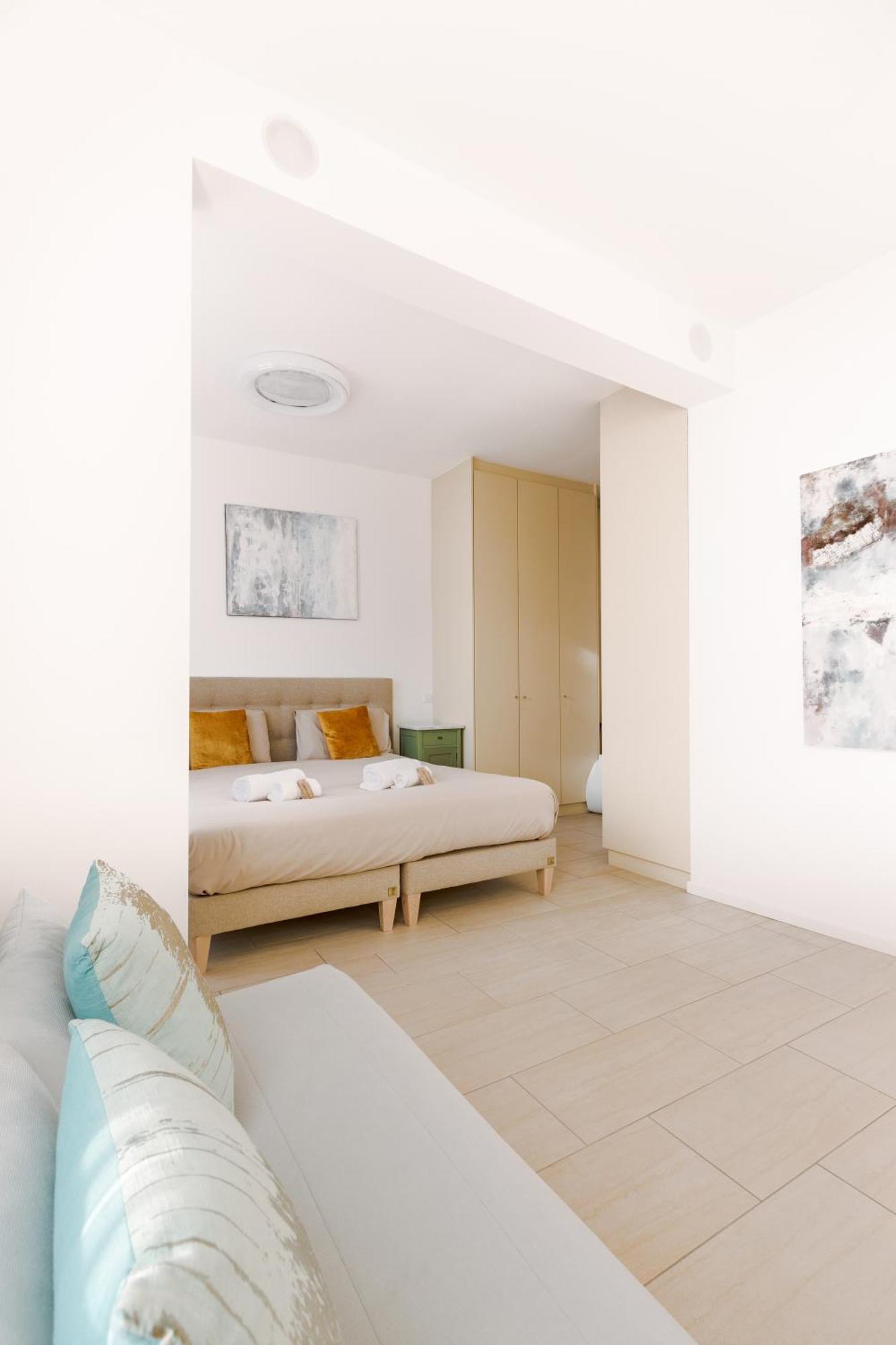 Front Lake Pearl 5 For 6Pax -By Easylife Swiss Lugano Bagian luar foto